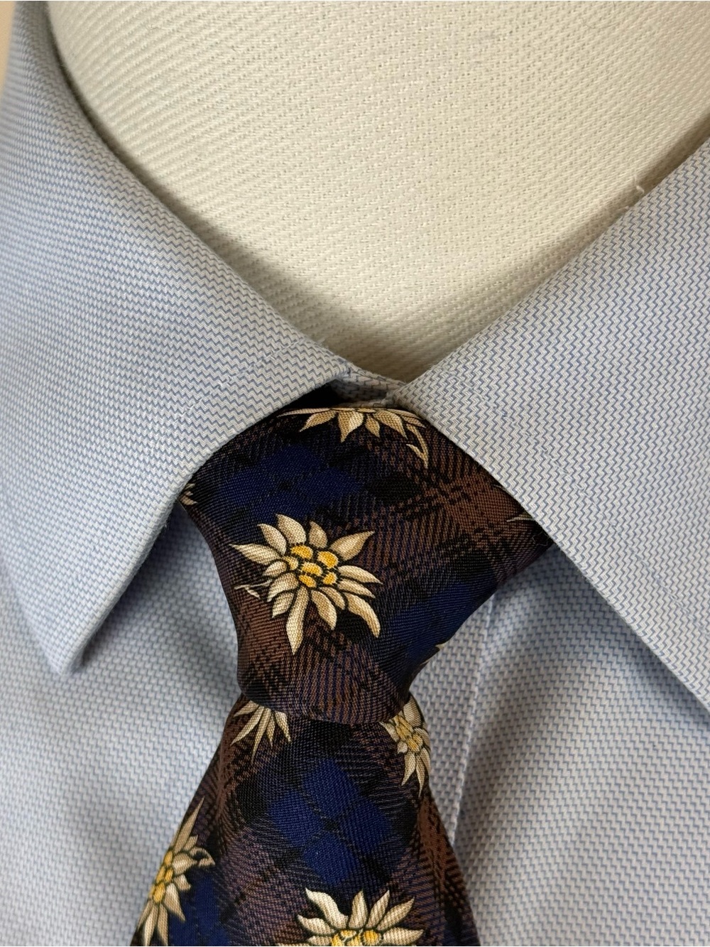 Brooks Brothers Men’s Necktie Navy & Brown Plaid Silk Tie Cream Floral Design